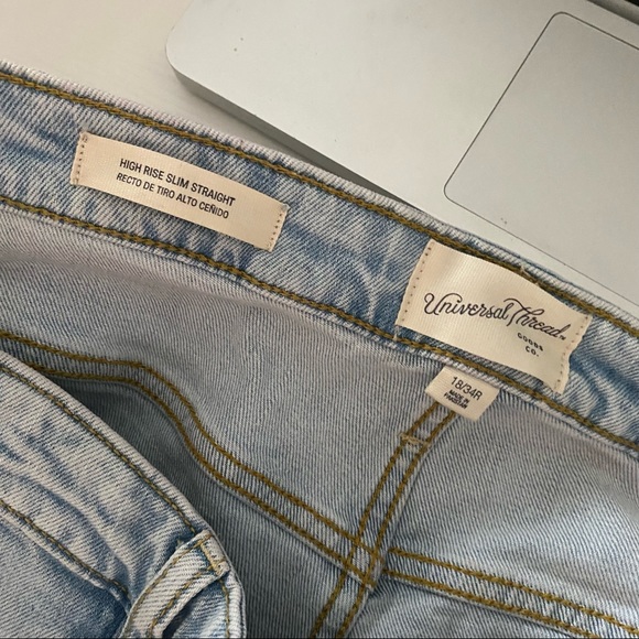 Universal thread high rise slim straight light wash jeans - Picture 4 of 4